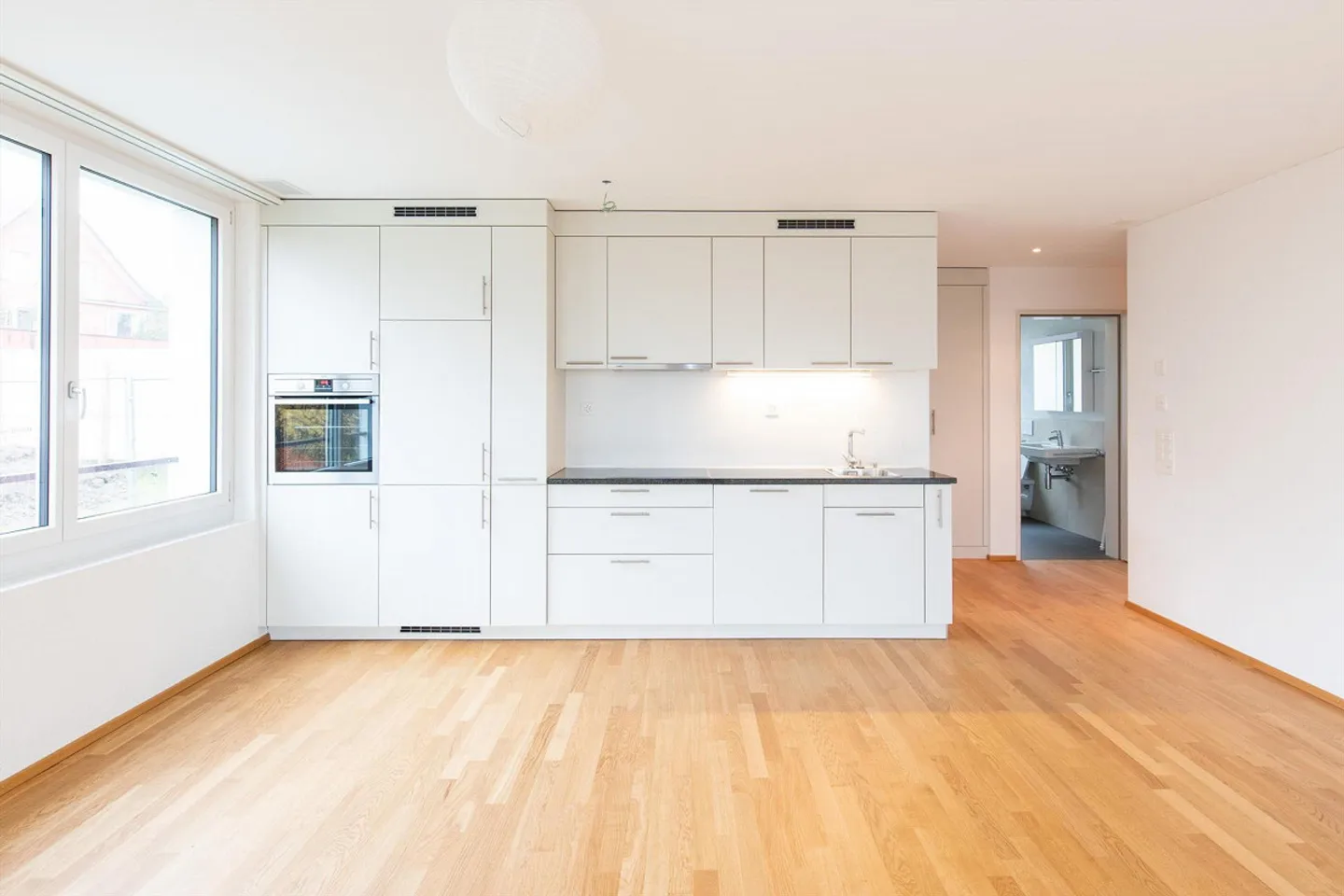 2.5 Room Apartment in Schaffhausen - Photo 4 of 9