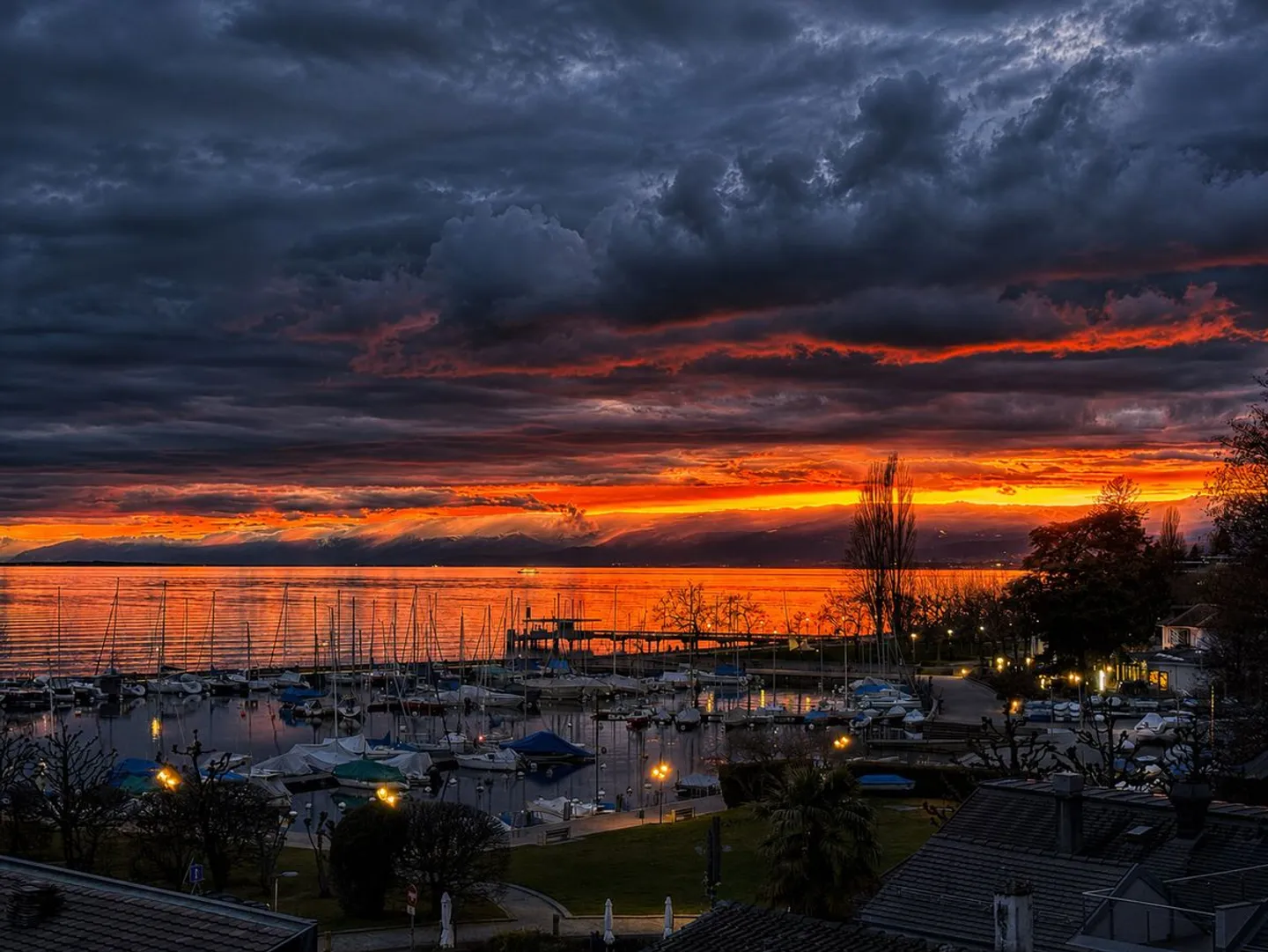 Sublime penthouse with a view of the harbor of Pully - Photo 11 of 13