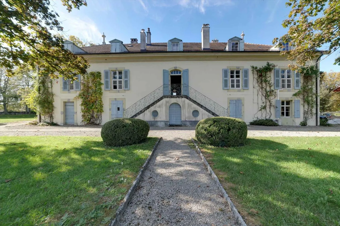 Herrenhaus in Vandouvres auf einem Grundstück von über 10.000 m2 - Foto 2 von 7