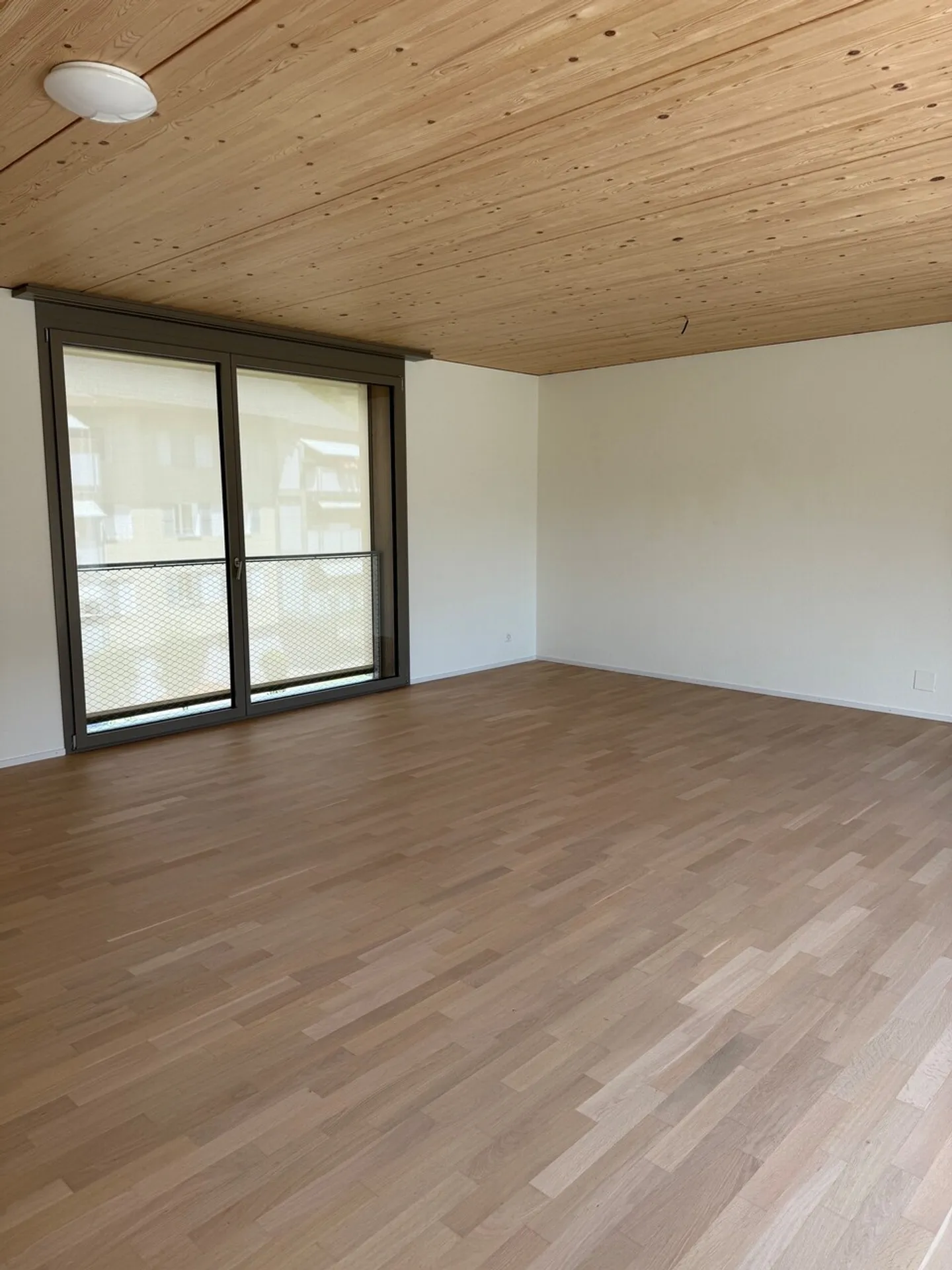 Bright rooms with cozy living atmosphere! - Photo 5 of 9