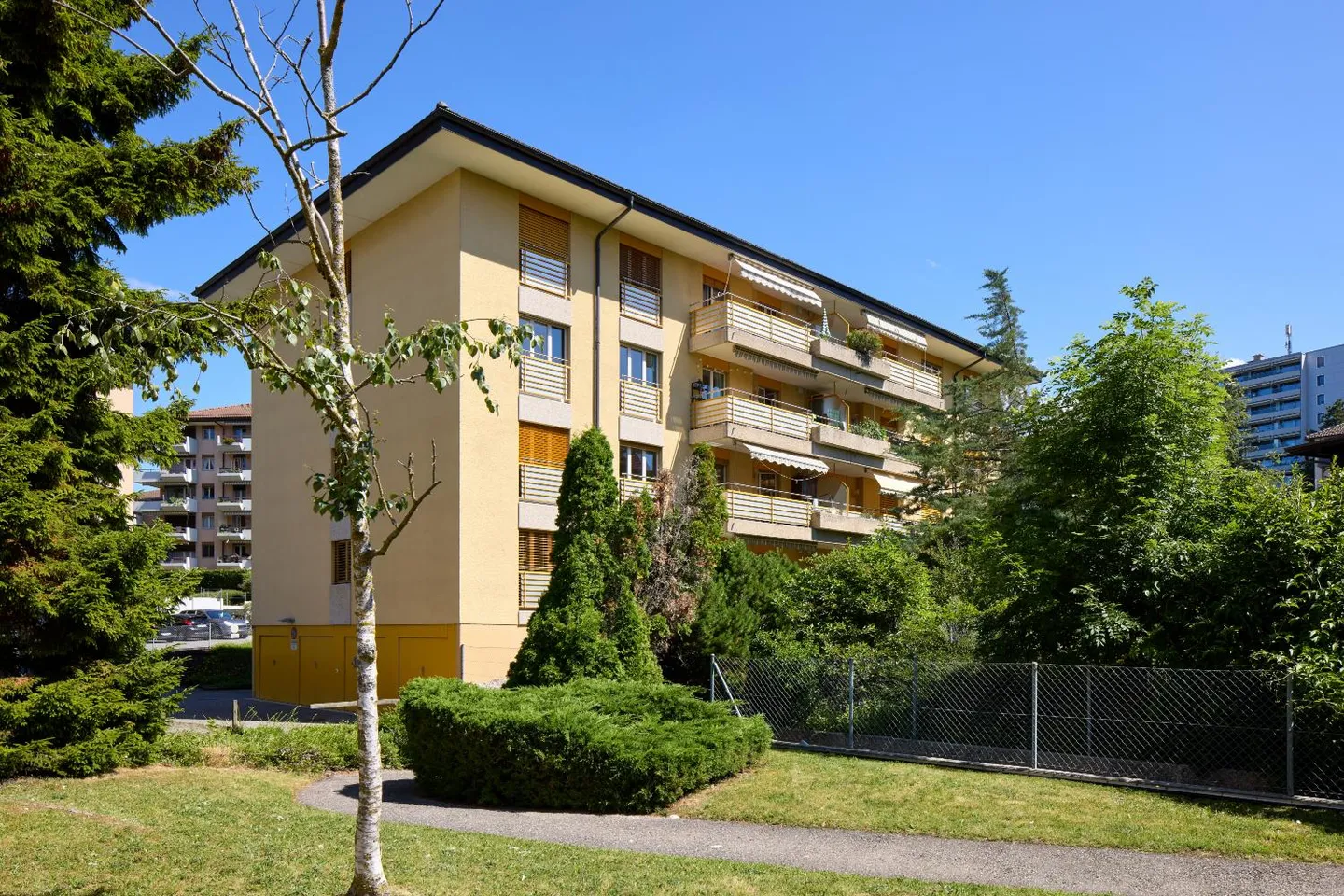 Außen-Motorradparkplatz - Foto 1 von 3