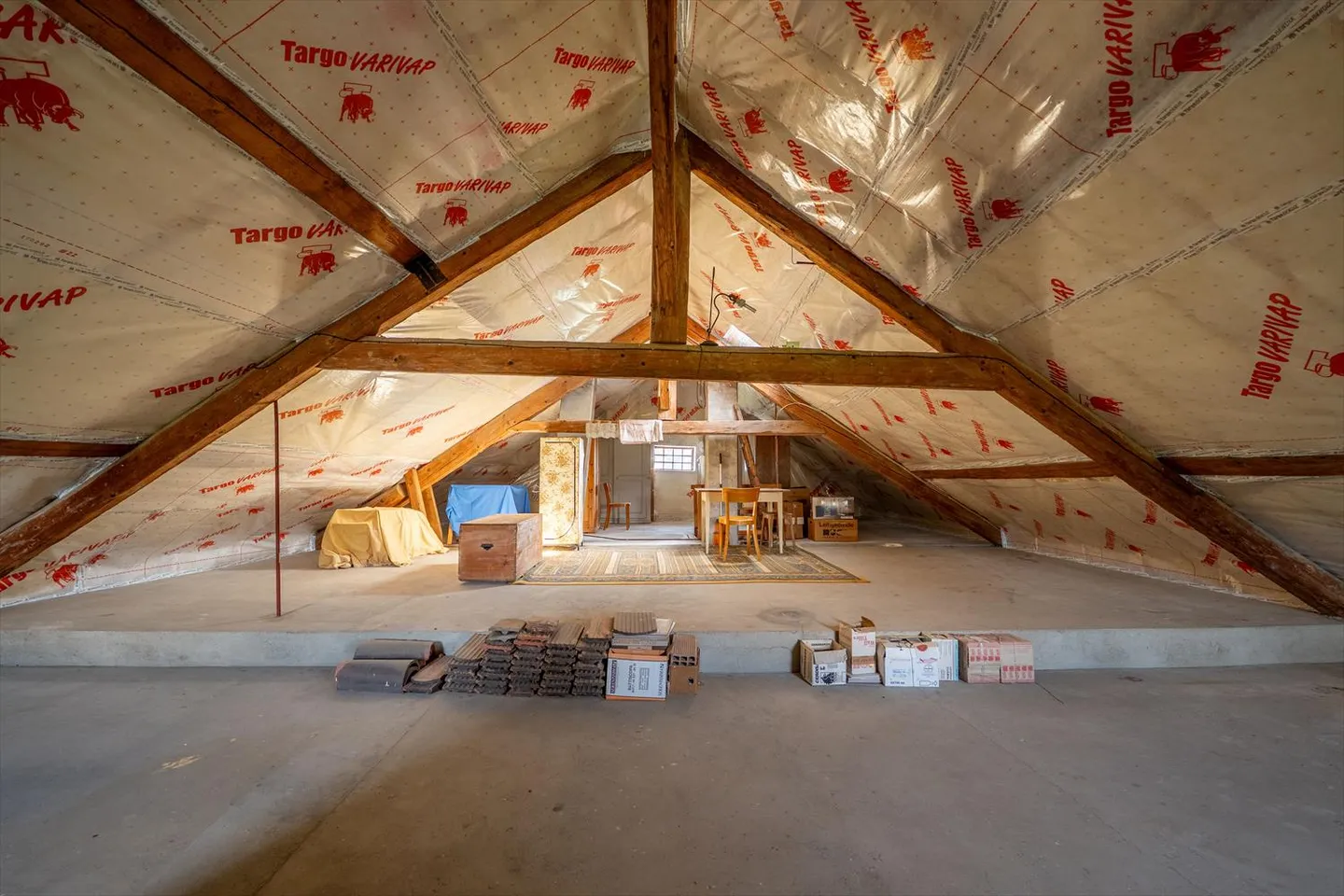 Casa con 7 stanze - Foto 6 di 8