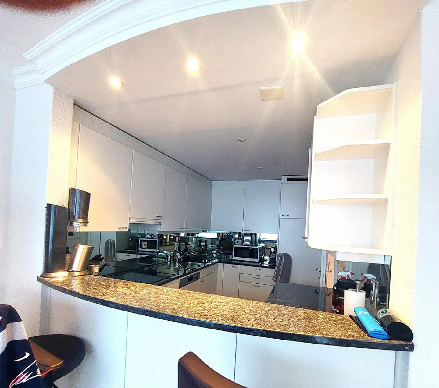 Outer Schosshalde attractive 3.5-room apartment on the 1st floor with balcony - Photo 3 of 12