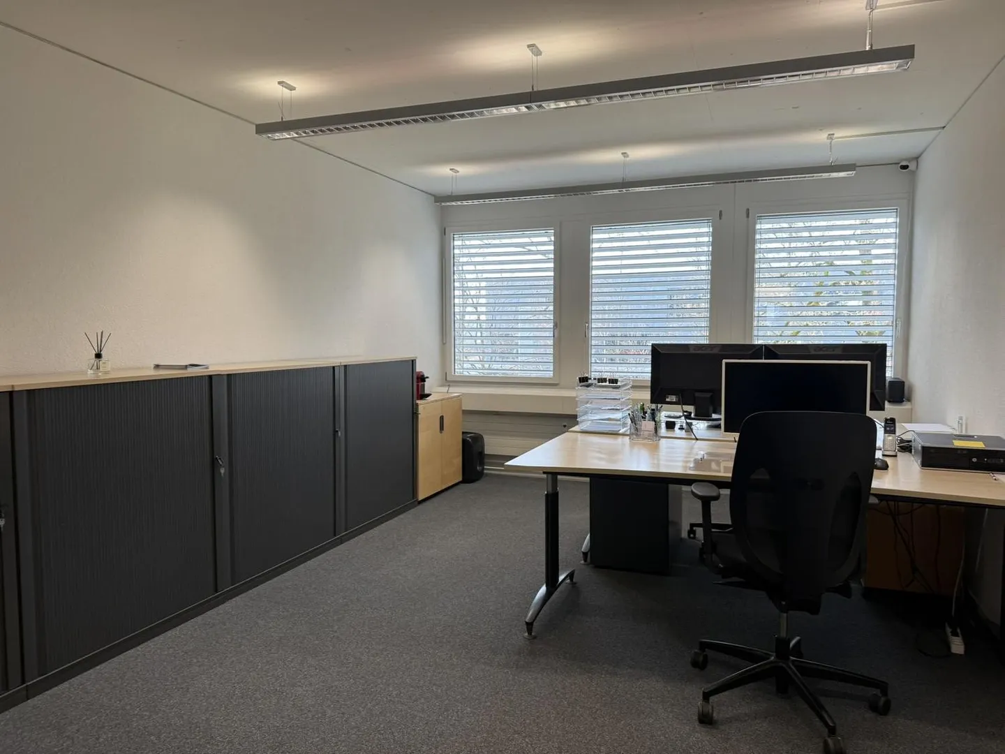 Office space for rent - Photo 2 of 4