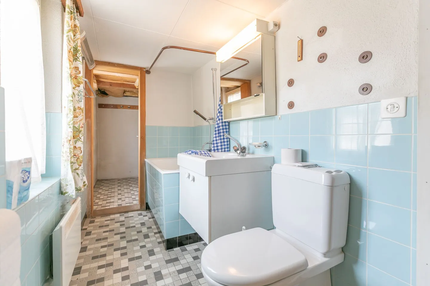 Semi-detached house for sale - Photo 8 of 13