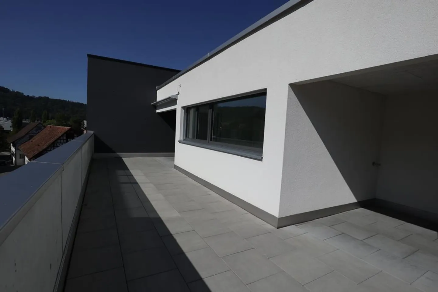 Moderne Attikawohnung mit grosser Terrasse - Foto 8 von 9