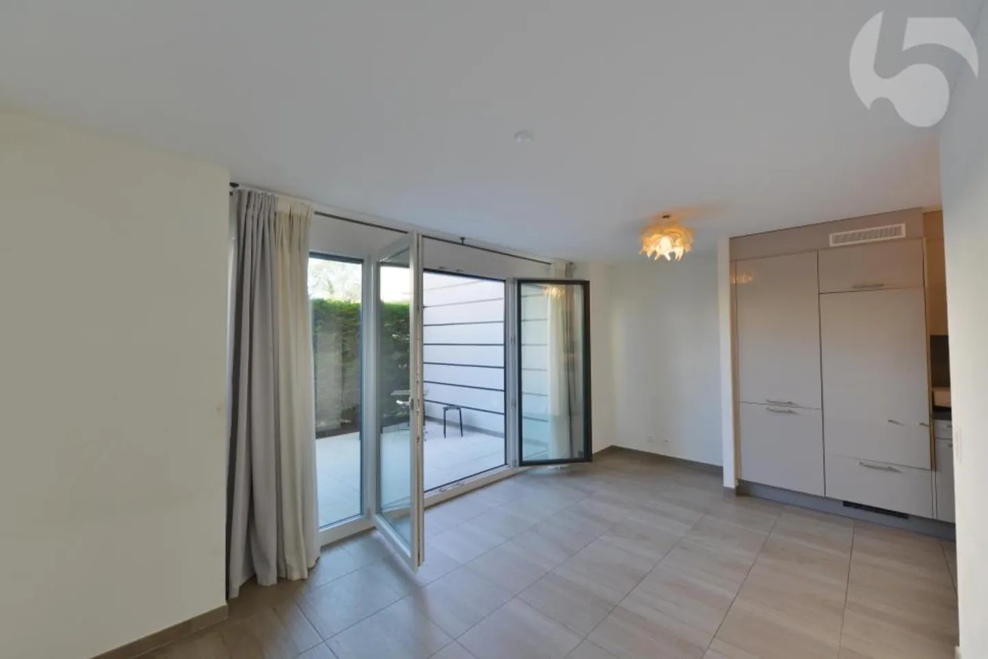 Studio mit großer Terrasse in einem ruhigen Wohnviertel - Foto 4 di 7