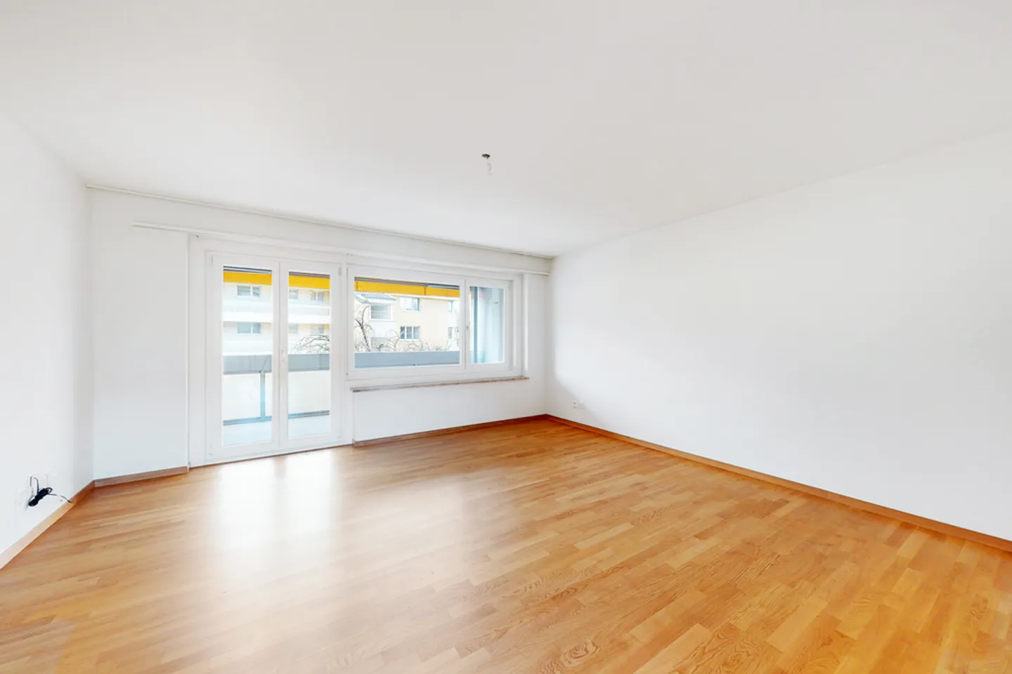 Appartamento con grande balcone a Witikon - Limitato fino al 30.09.2028! - Foto 2 di 4