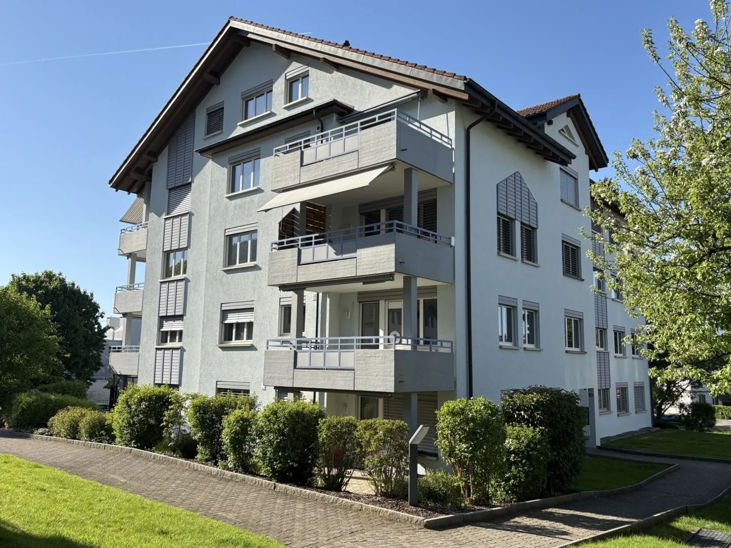 Appartamento di 4,5 stanze in un quartiere residenziale ben curato - Foto 1 di 9