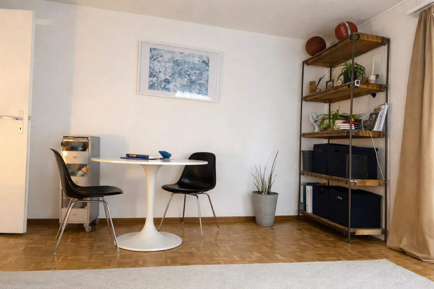 Lake and City, 3.5 Rooms - Photo 1 of 8