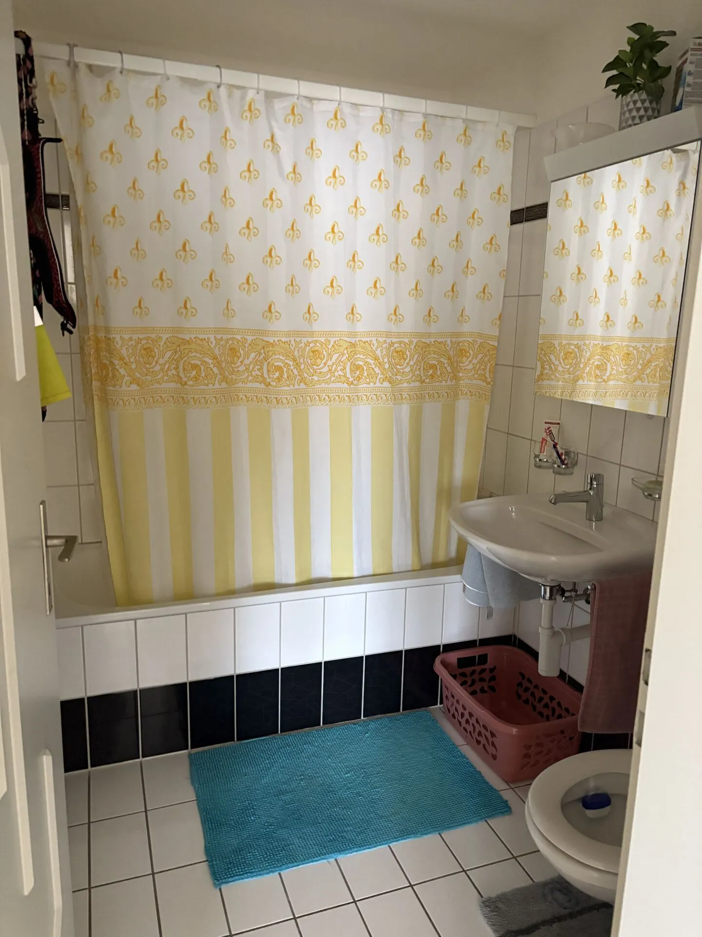 Appartamento 2,5 locali in un quartiere residenziale ben tenuto - Foto 3 di 5