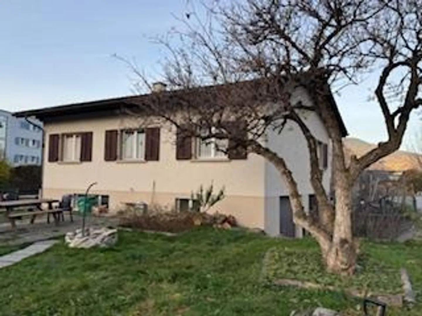 À vendre maison individuelle de 4,5 pièces avec jardin à Malans GR - Photo 1 sur 8