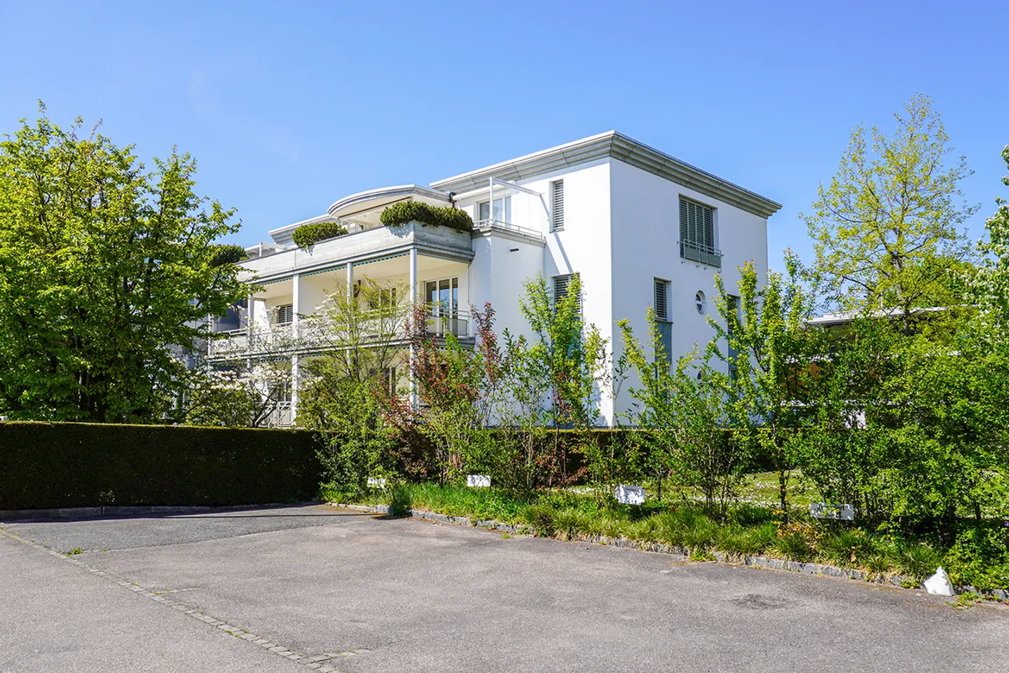 Appartement solide de 4,5 pièces recherche des locataires calmes - Photo 1 sur 17