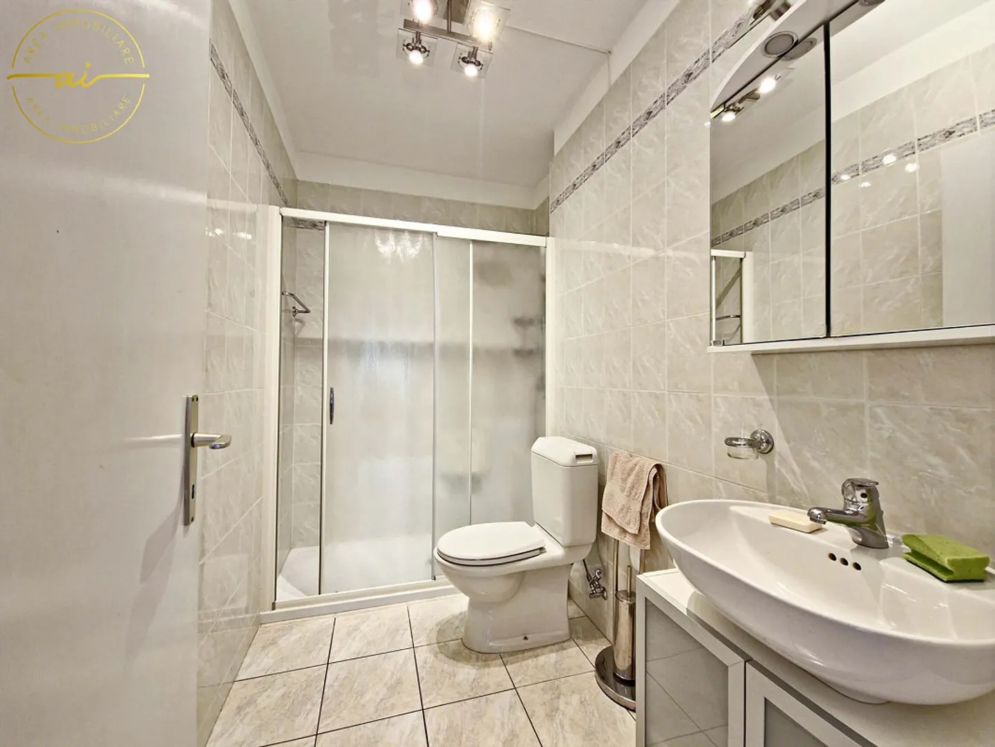 Welcoming 3.5 Rooms with Balcony and Veranda in Morbio Inferiore - Photo 12 of 13