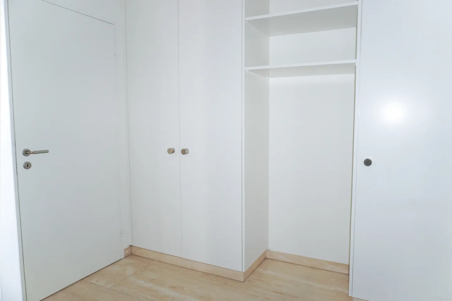 Appartement solide de 4,5 pièces recherche des locataires calmes - Photo 3 sur 17