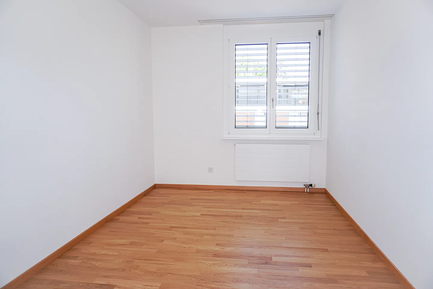 Appartement solide de 4,5 pièces recherche des locataires calmes - Photo 5 sur 17
