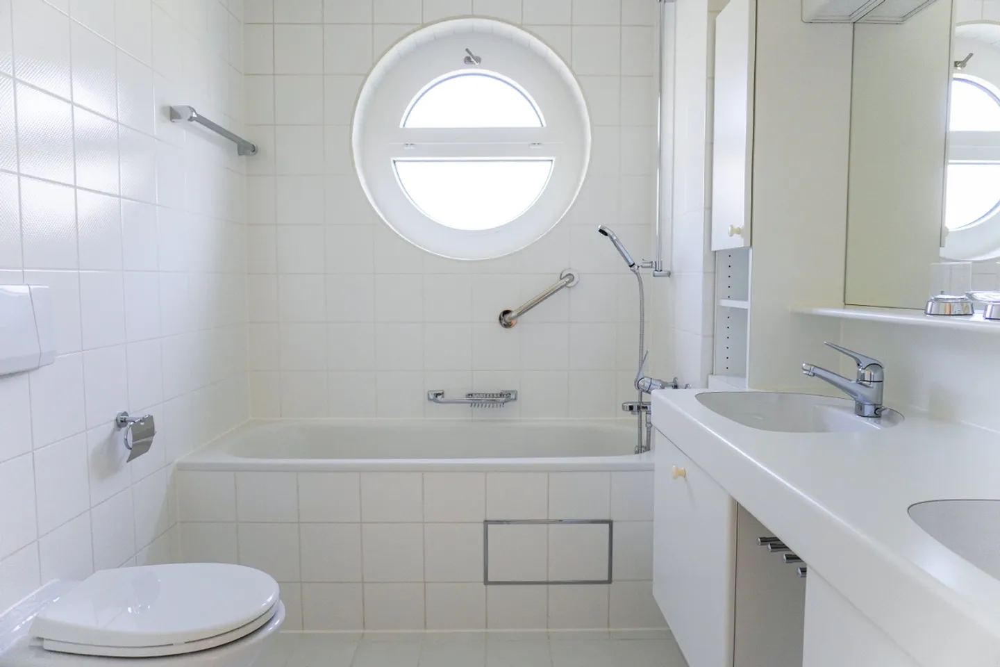Appartement solide de 4,5 pièces recherche des locataires calmes - Photo 7 sur 17