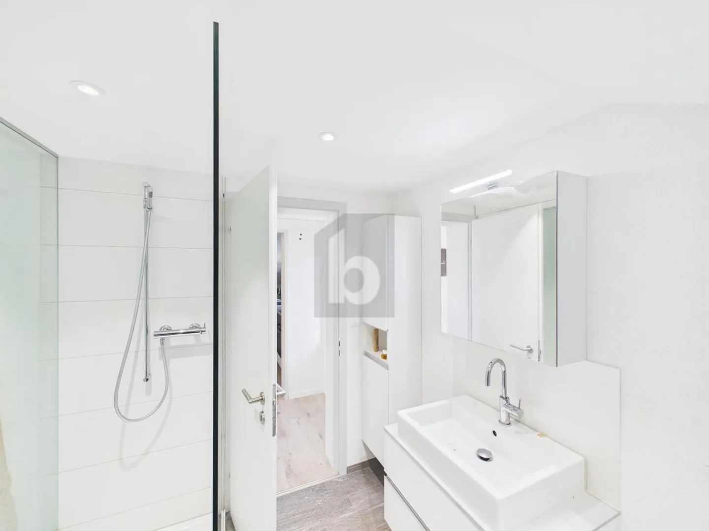 CENTRALE CON TERRAZZA SUL TETTO E GIARDINO - Foto 4 di 6