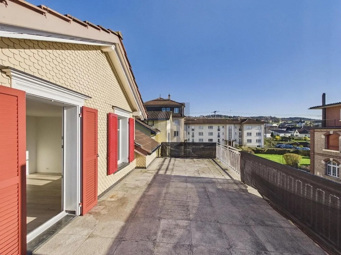 CENTRALE CON TERRAZZA SUL TETTO E GIARDINO - Foto 5 di 6