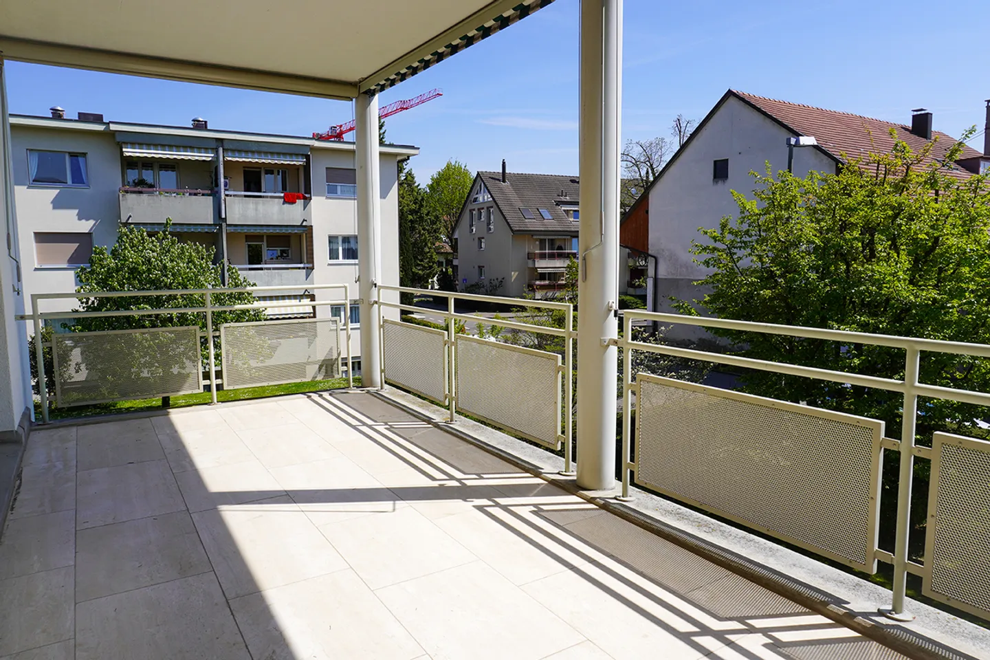 Appartement solide de 4,5 pièces recherche des locataires calmes - Photo 12 sur 17