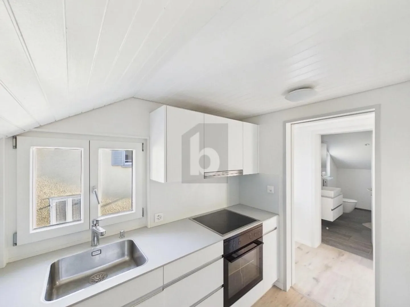 CENTRALE CON TERRAZZA SUL TETTO E GIARDINO - Foto 2 di 6