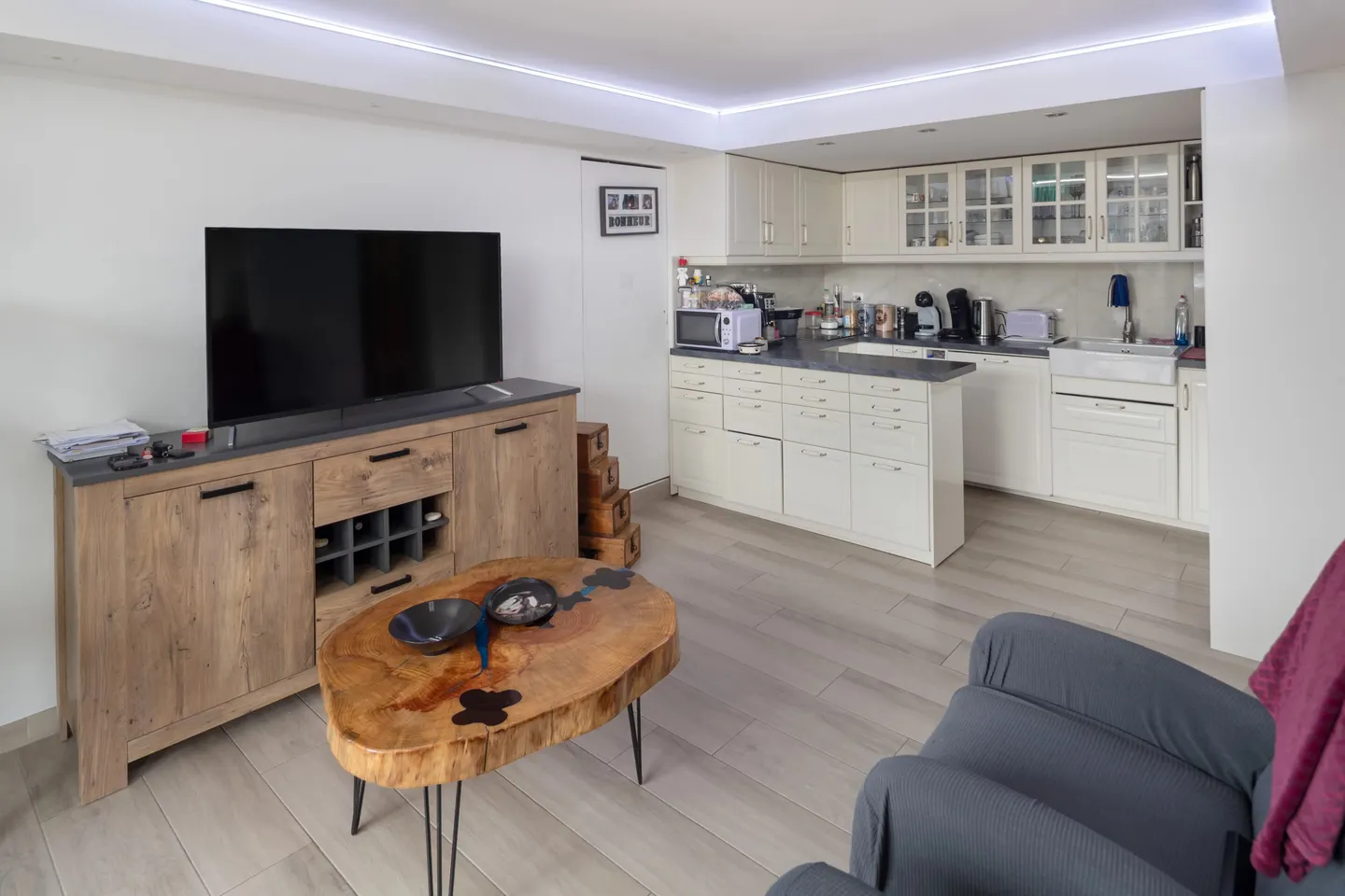 Chalet in Lens with breathtaking valley view - Photo 3 of 17