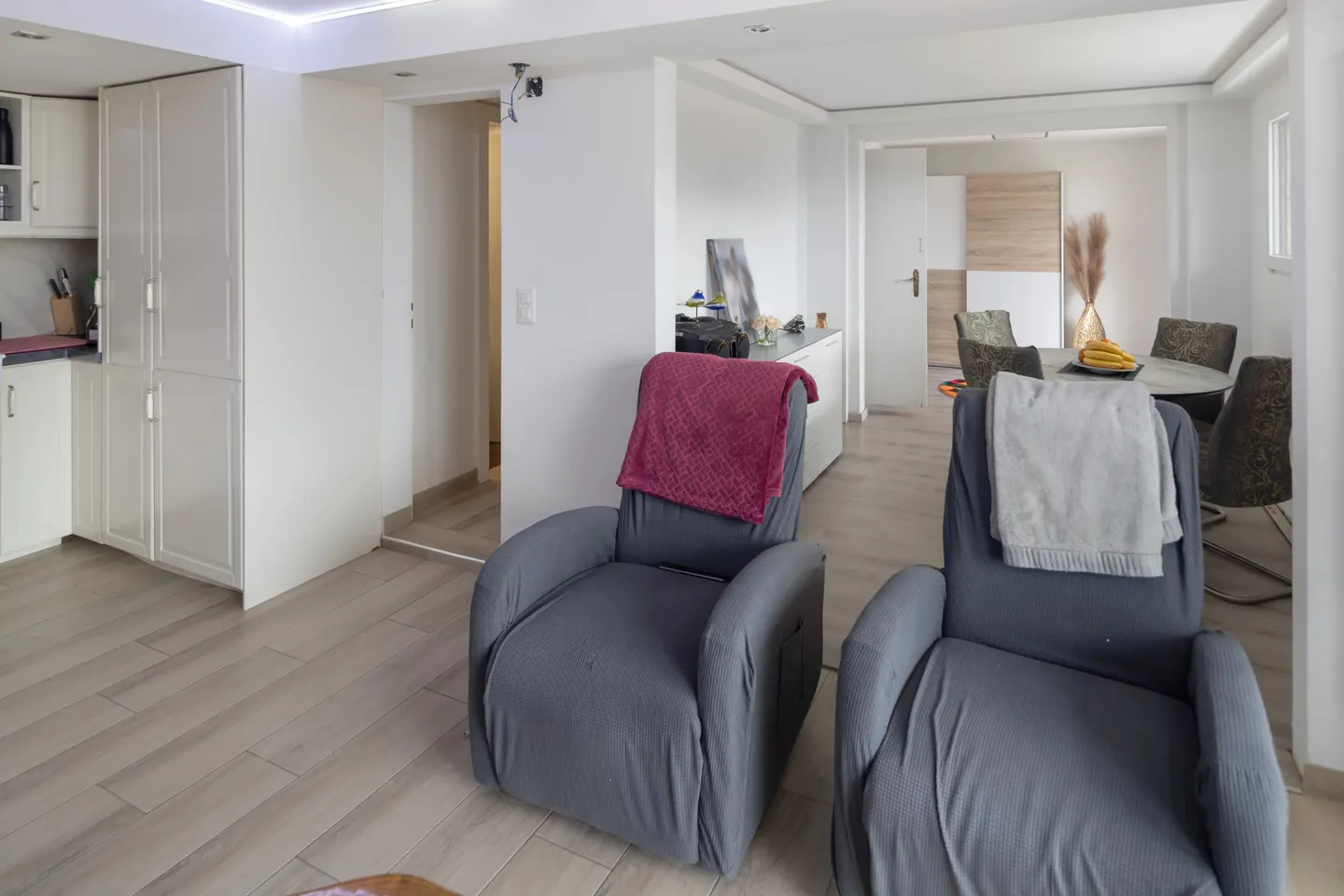 Chalet in Lens with breathtaking valley view - Photo 4 of 17