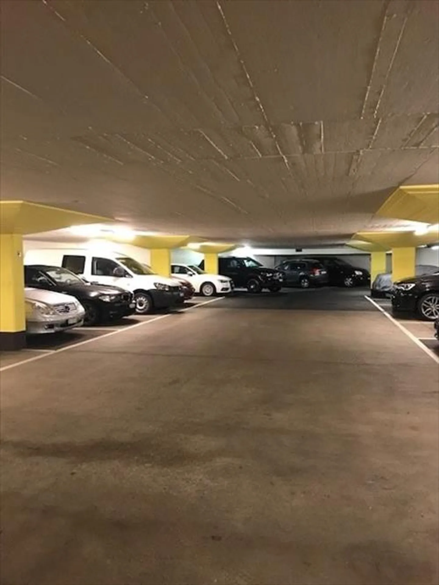 Einstellplatz zu vermieten - Foto 2 von 2