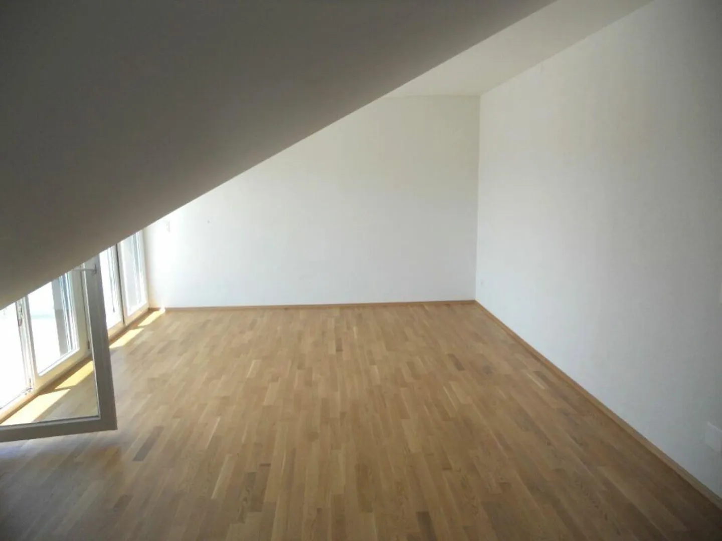 Helle 2.5-Zi-Penthouse mit Balkon - Foto 6 von 10