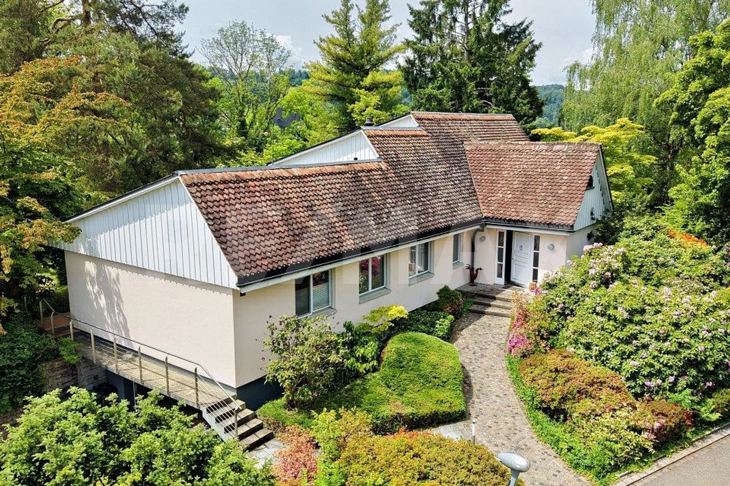Where Calm Meets Space – Extraordinary Living in Freienstein - Photo 1 of 13