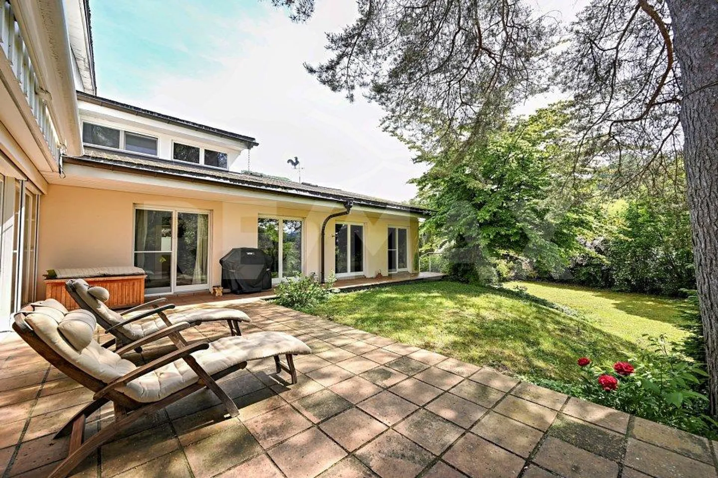 Where Calm Meets Space – Extraordinary Living in Freienstein - Photo 4 of 13