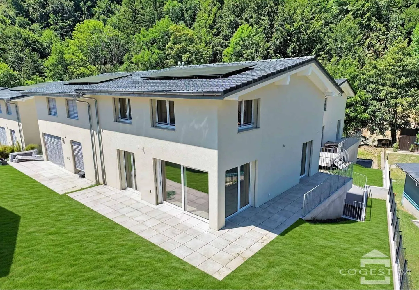 Semi-Detached House 5.5 Rooms - Photo 1 of 13