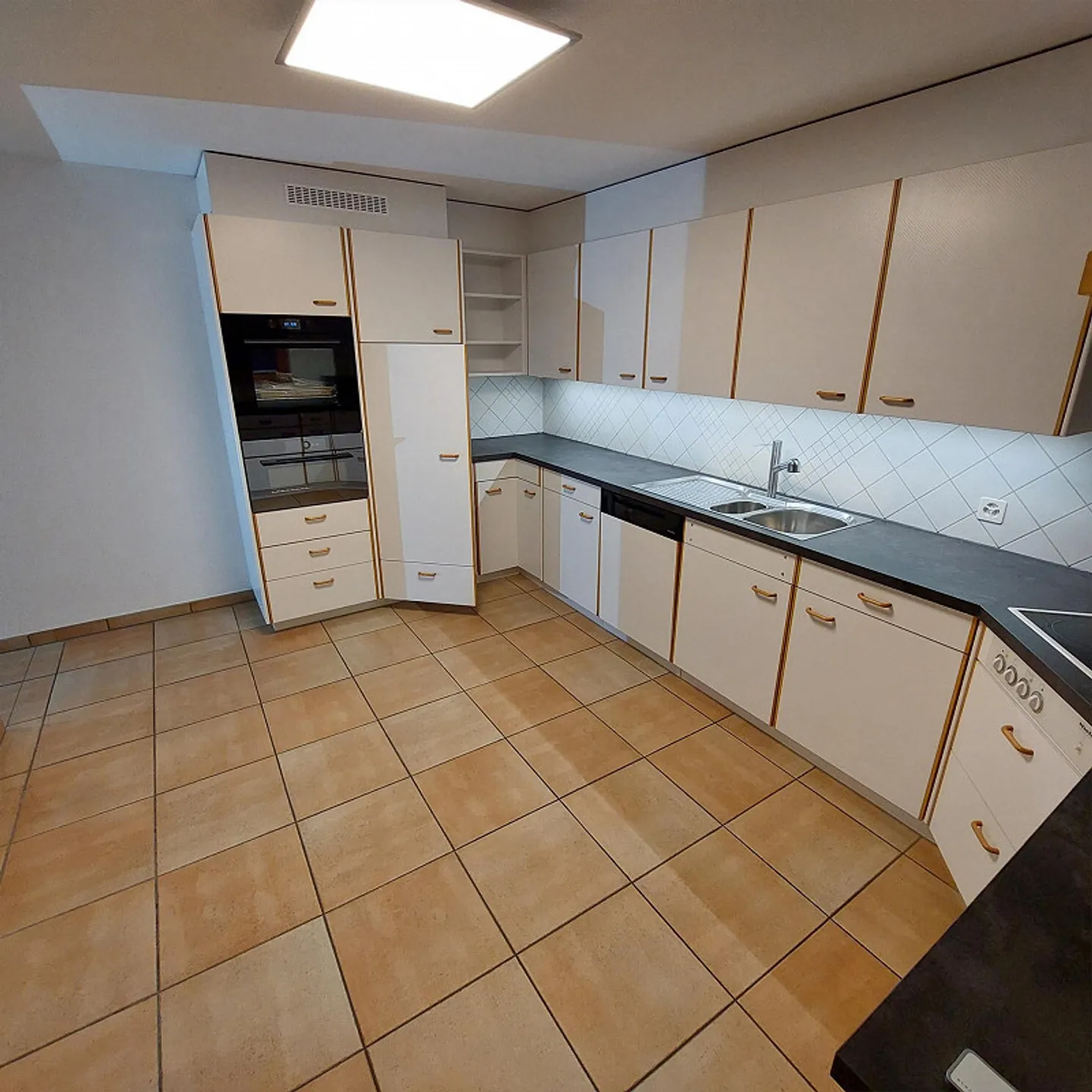 Attractive 4.5-room apartment in a quiet location in Riniken - Photo 3 of 13