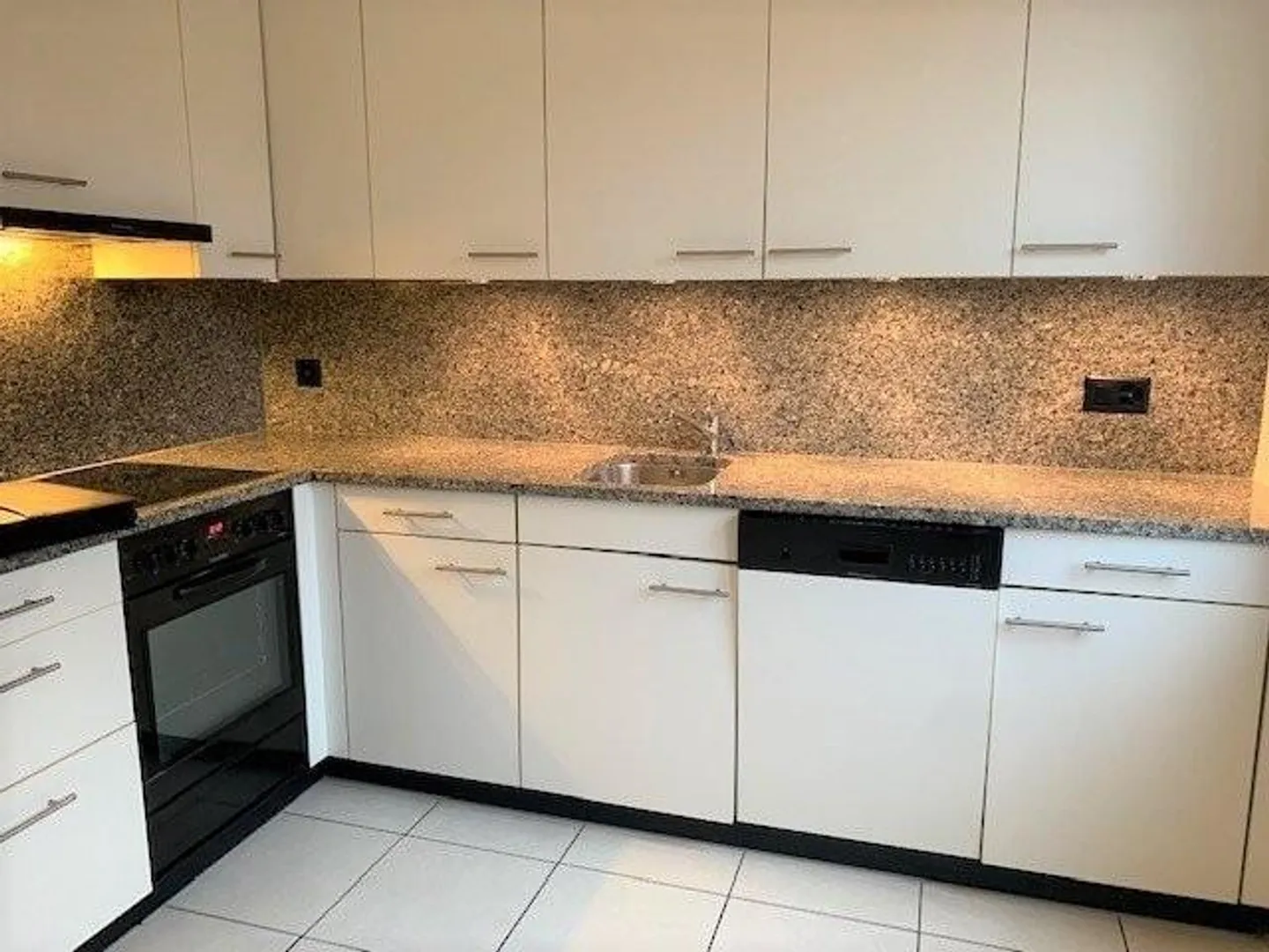 Parterrewohnung mit Sitzplatz und Blick ins Grüne - Foto 2 von 12