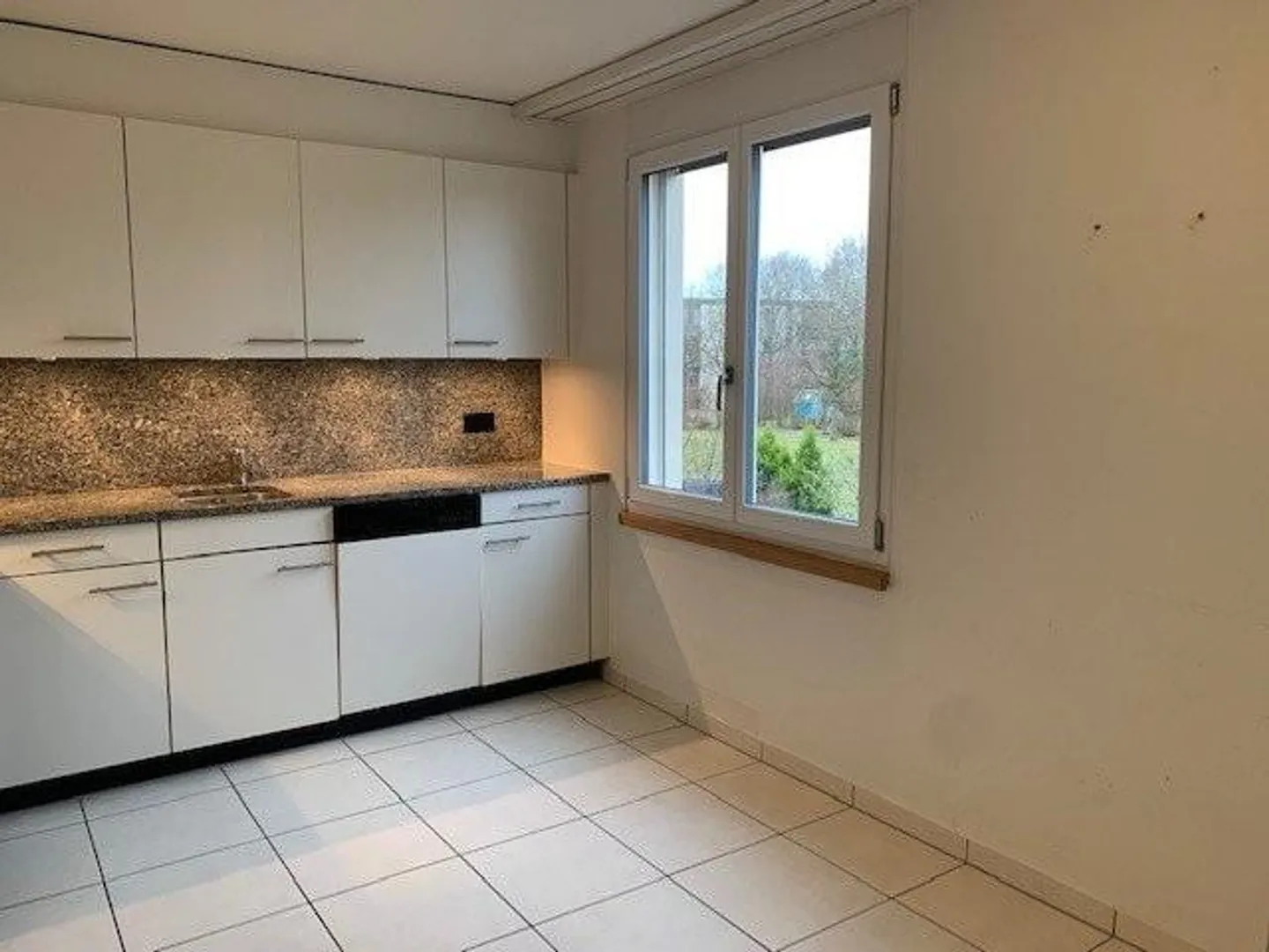 Parterrewohnung mit Sitzplatz und Blick ins Grüne - Foto 3 von 12