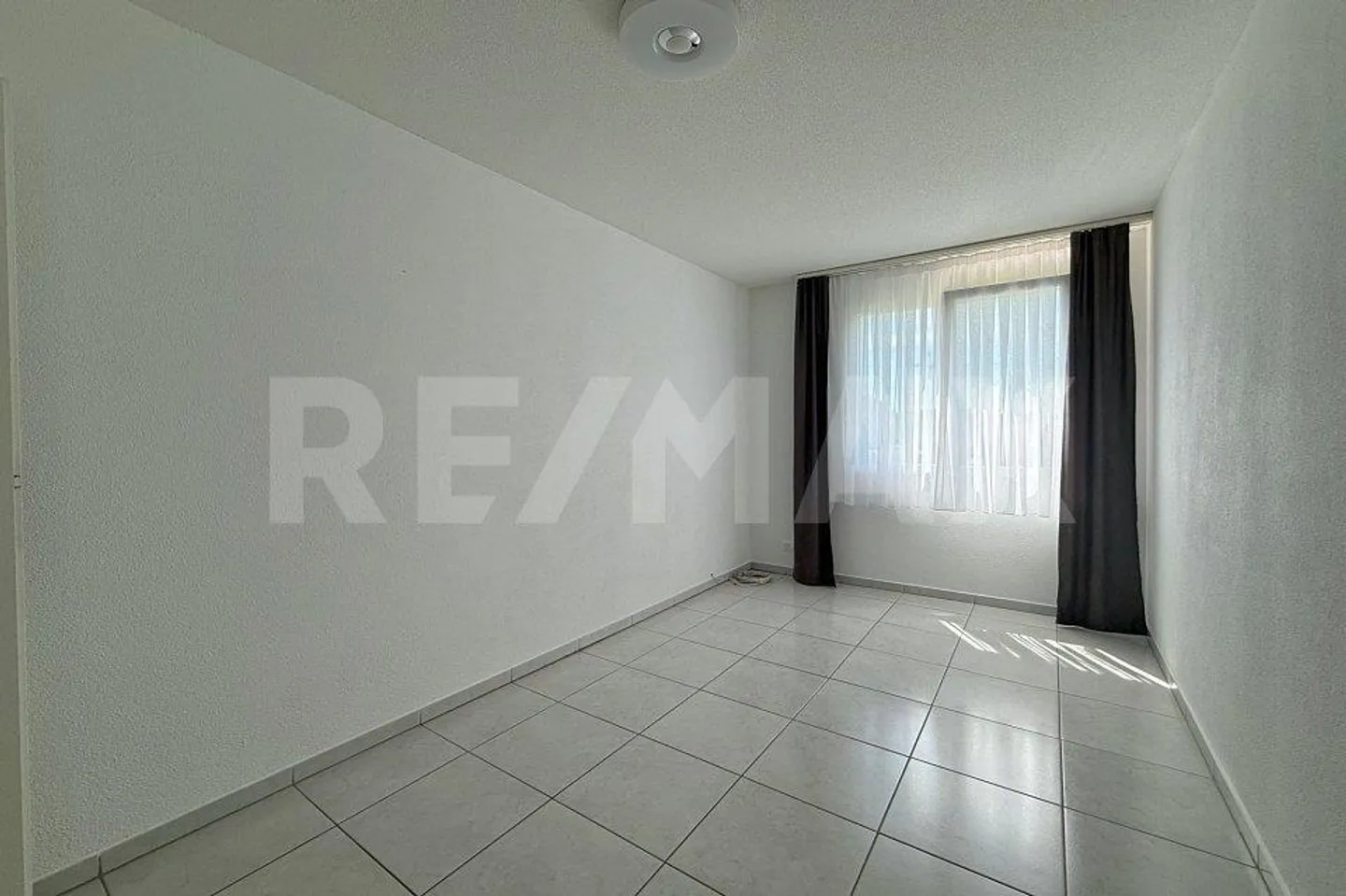 Beaucoup d'espace pour toute la famille - appartement moderne de 5½ pièces dans un endroit calme - Photo 3 sur 13