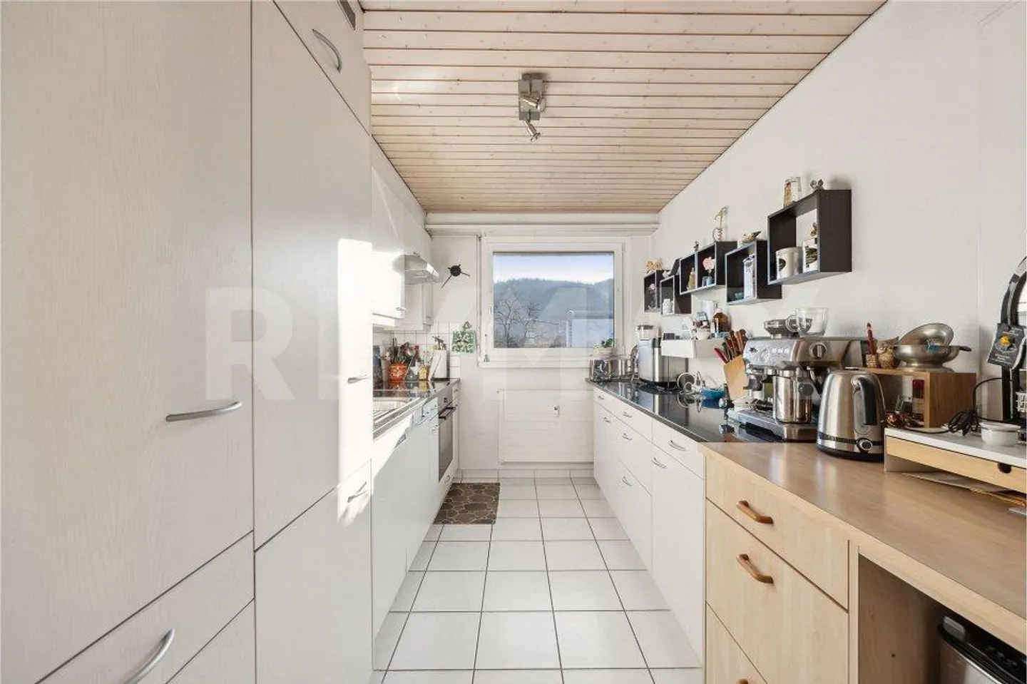 Penthouse with unique view of Sissacherfluh - Photo 7 of 13