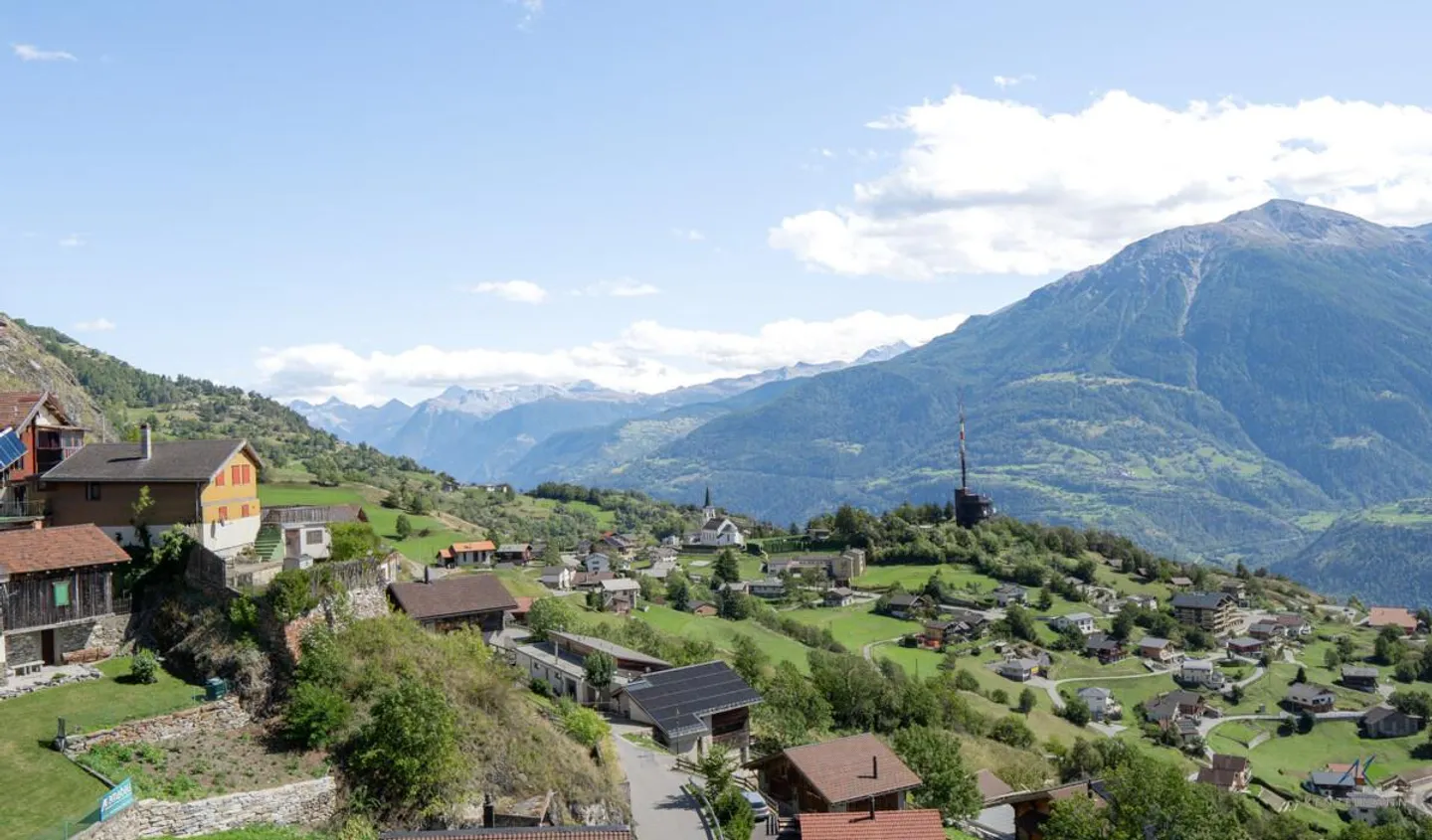 Cozy apartment with fantastic views in Guttet - Photo 23 of 31