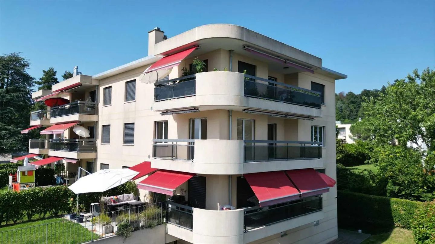 Wohnung mit 4.5 Zimmern in absoluter Ruhe - Residenz von hohem Standard - Foto 1 von 13