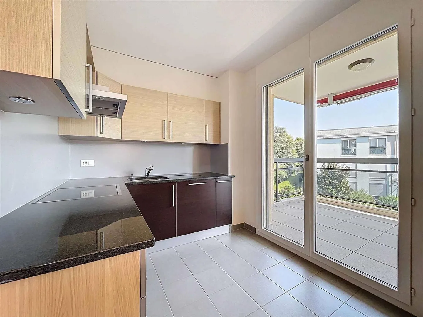 Wohnung mit 4.5 Zimmern in absoluter Ruhe - Residenz von hohem Standard - Foto 3 von 13