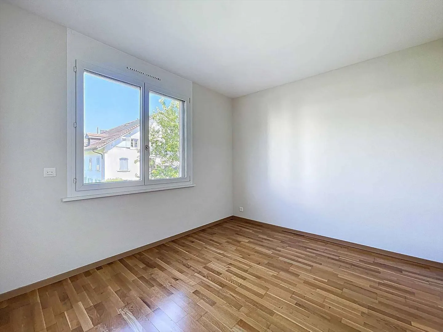 Wohnung mit 4.5 Zimmern in absoluter Ruhe - Residenz von hohem Standard - Foto 5 von 13