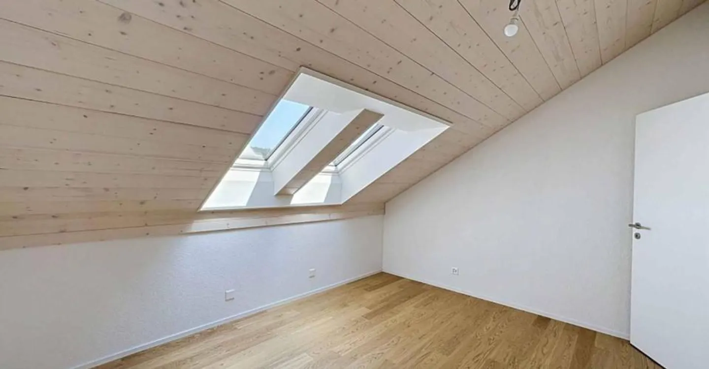 Ultimo piano 4.5 stanze - Foto 5 di 12