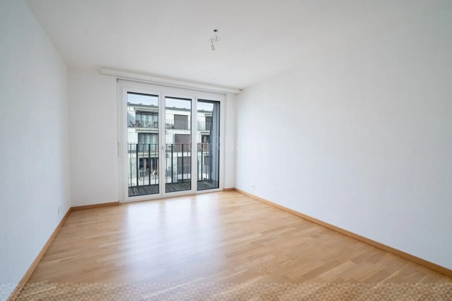 4.5 Room Bright Apartment Near Sébeillon - Photo 6 of 11