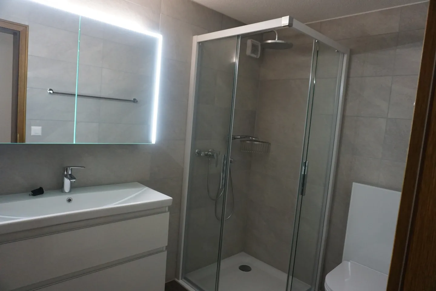 Maisonette moderna di 4,5 stanze con camino a Wollerau - Foto 8 di 10