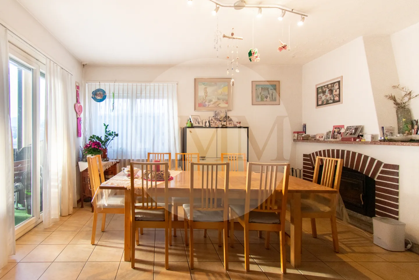 EINZELHAUS MIT GARTEN UND ZU WERTENDEN RÄUMEN - Foto 5 von 8