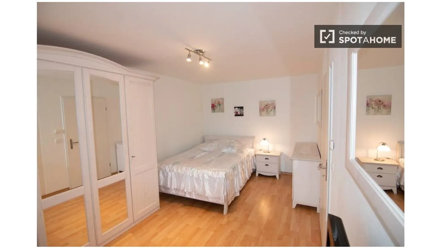 Charming Apartment in Zürich - Photo 6 of 18