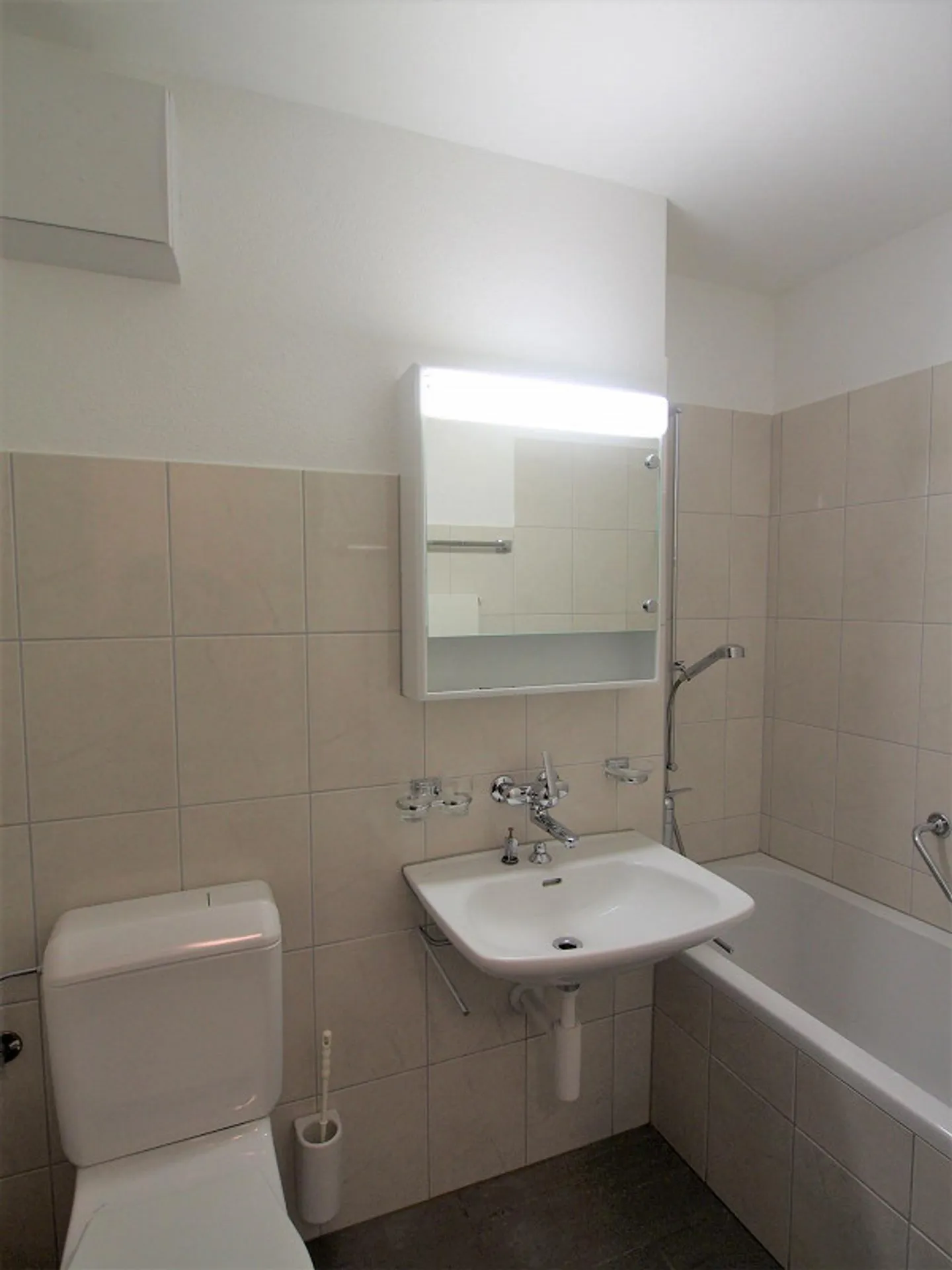 Appartamento luminoso 2.5 locali - Foto 3 di 6