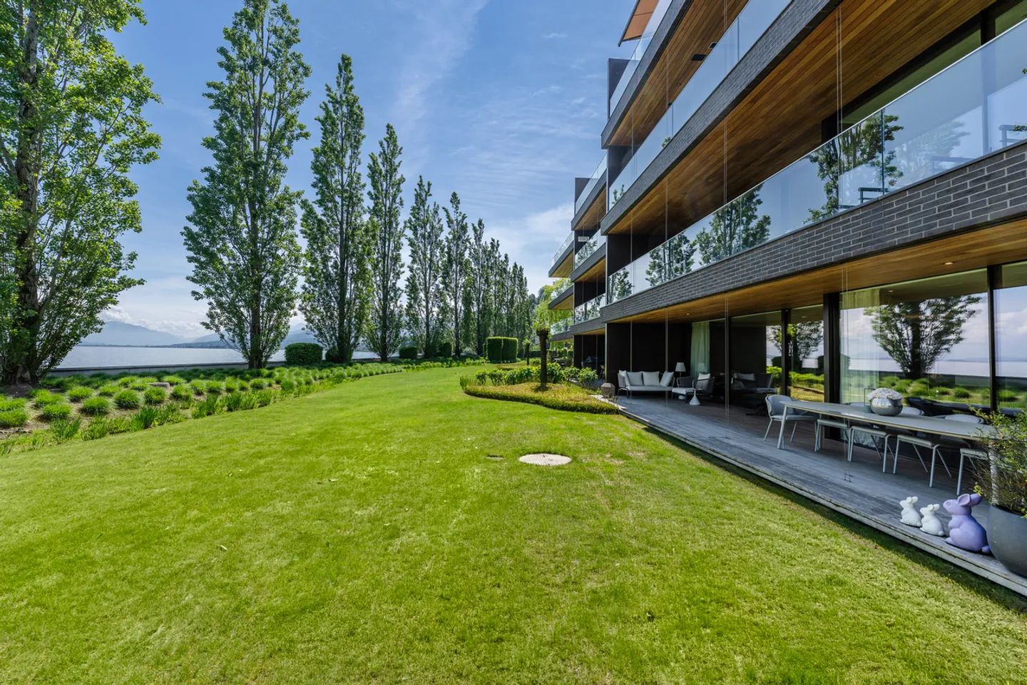 Exklusive Gartenwohnung am Zürichsee - Foto 1 von 12