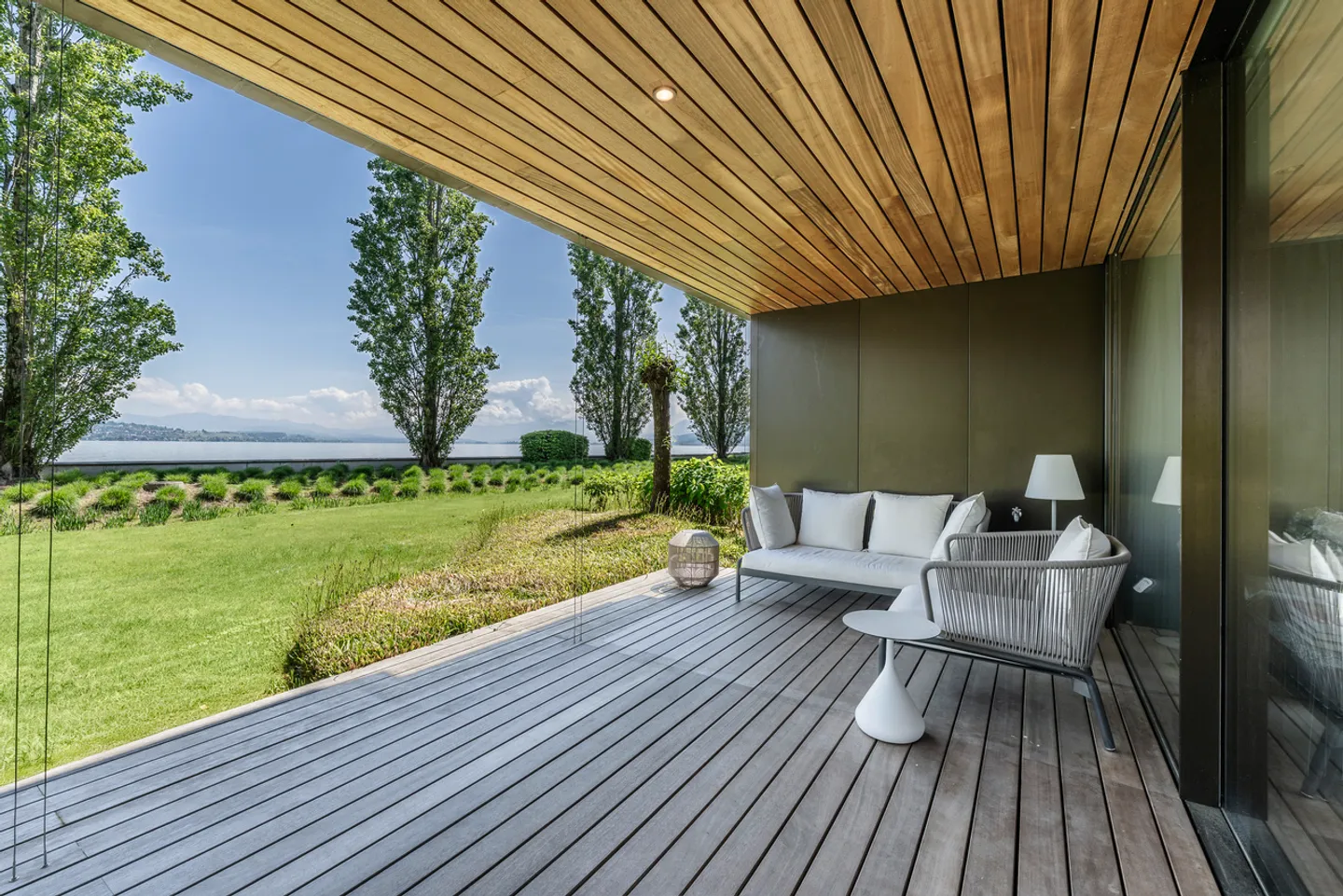Exklusive Gartenwohnung am Zürichsee - Foto 2 von 12