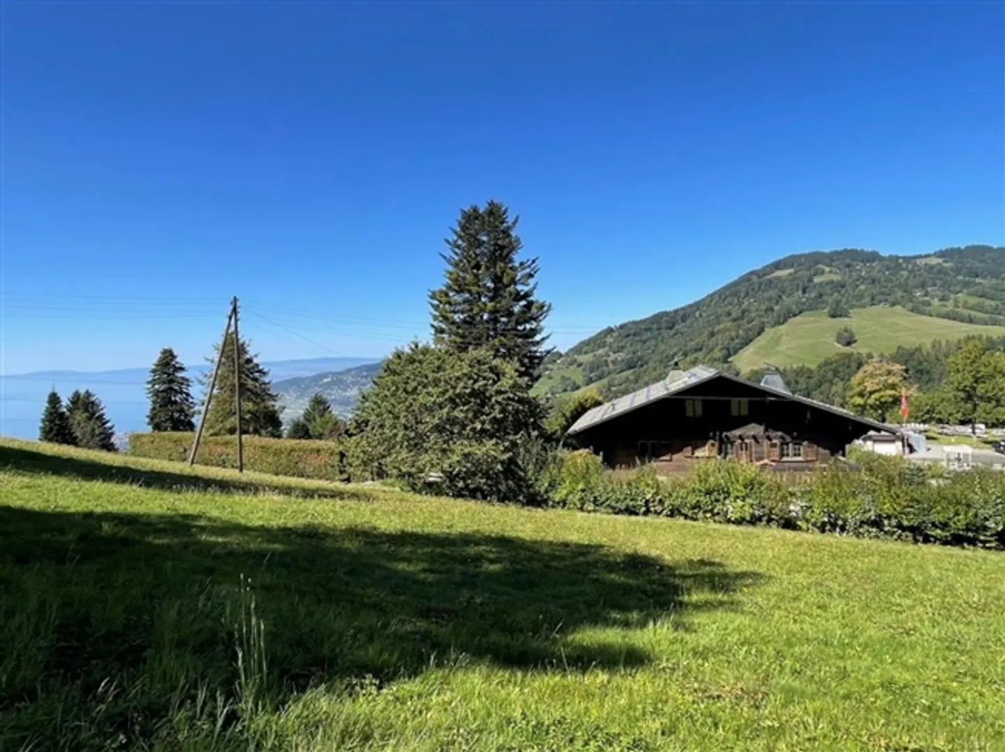 OPPORTUNITÉ À SAISIR - BELLE VUE DANS UN ENDROIT CALME - Photo 3 sur 13